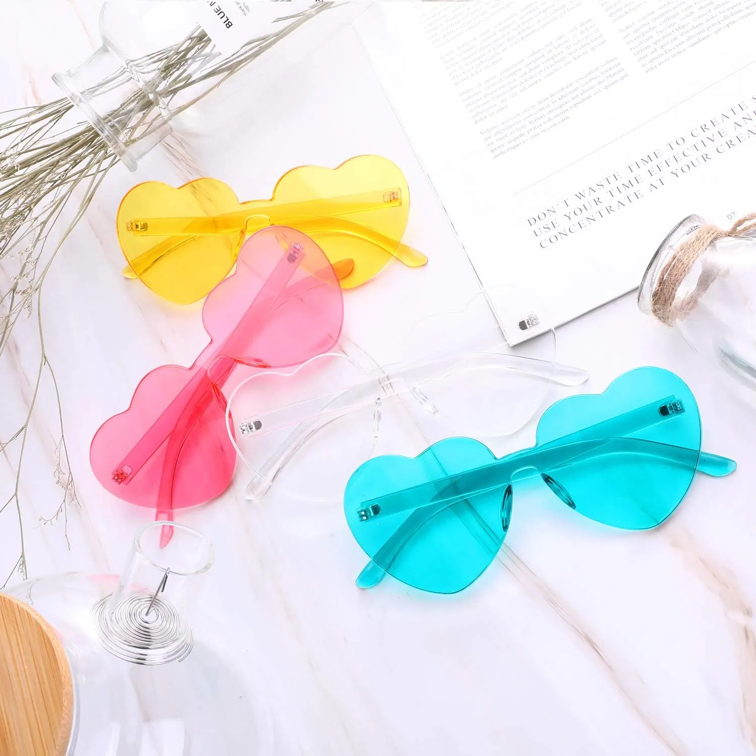 4 Pieces Heart Shaped Sunglasses for Women Men Valentine 's Gift Frameless Glasses