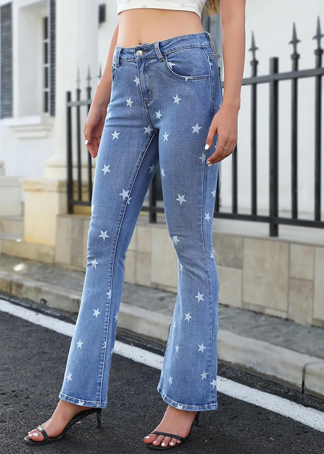 Anna-Kaci Womens Floral Daisy Embroidered Mid Rise Bell Bottom Flare Frayed Hem Jeans