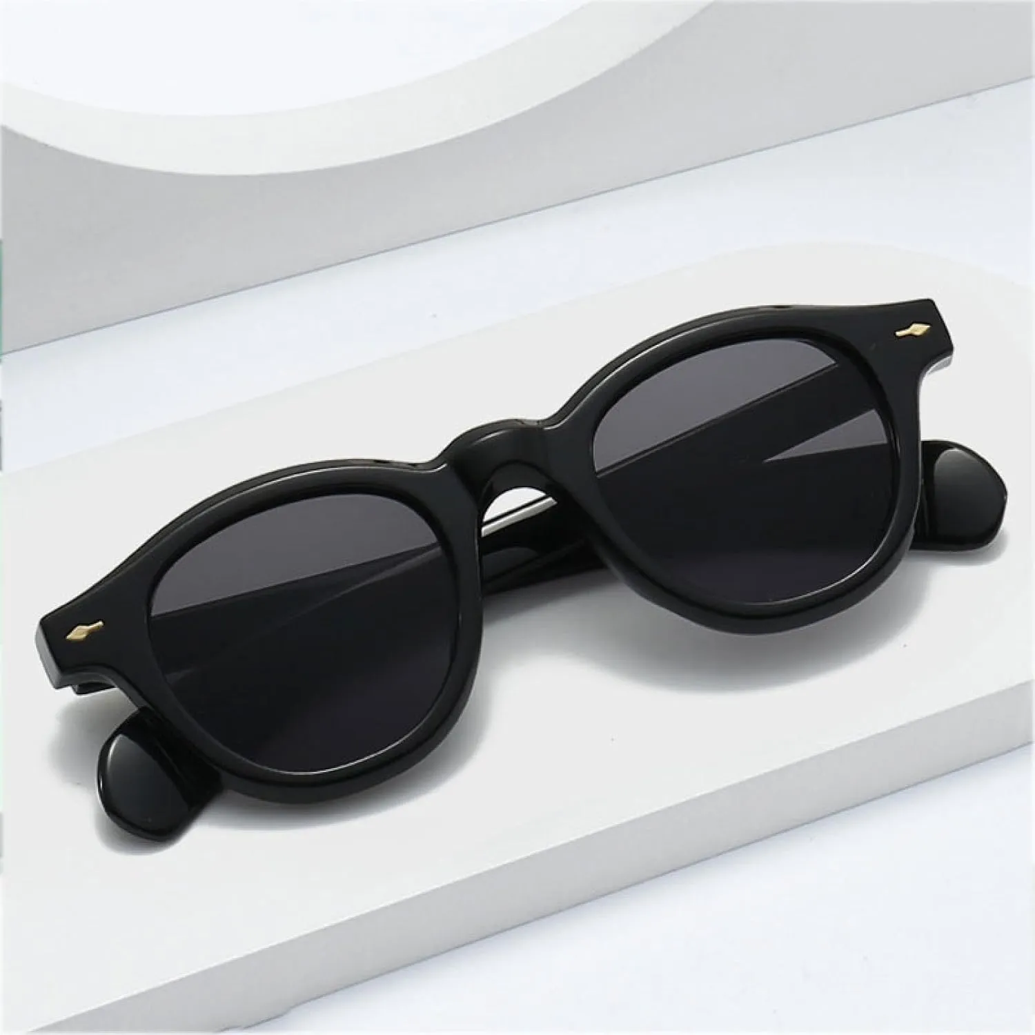 Trendy Rivet Sunglasses for Women Retro Oval Outdoors Sunscreen Men CasualTravel
