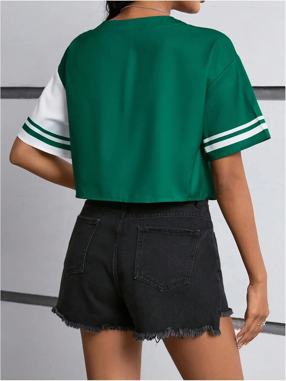 Verdusa Women's Letter Print Colorblock Drop Shoulder Crop Button Up Shirt Casual Crop Blouse